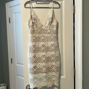 White lace Lulus fitted dress. Size small, worn once.